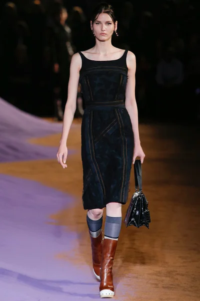 Look 13